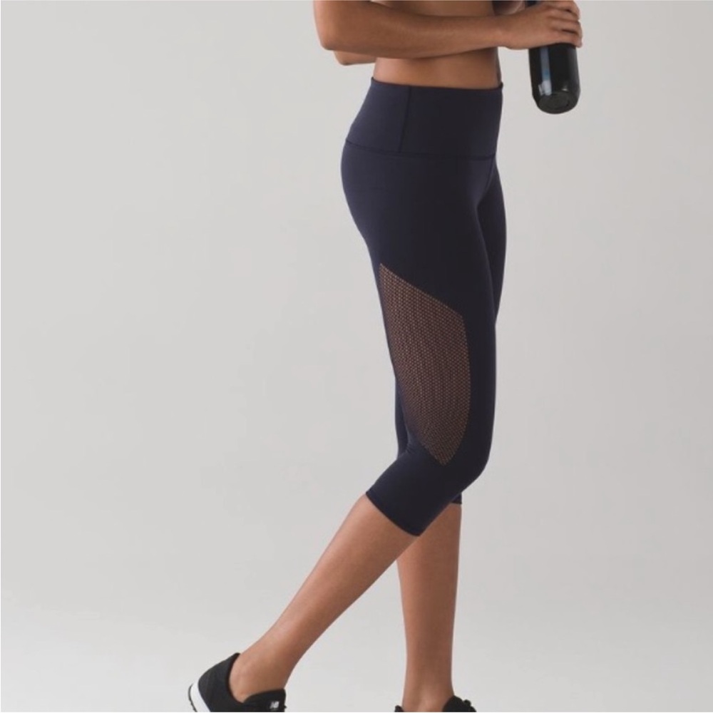 Lululemon Reveal Crop Leggings - Picture 3 of 16